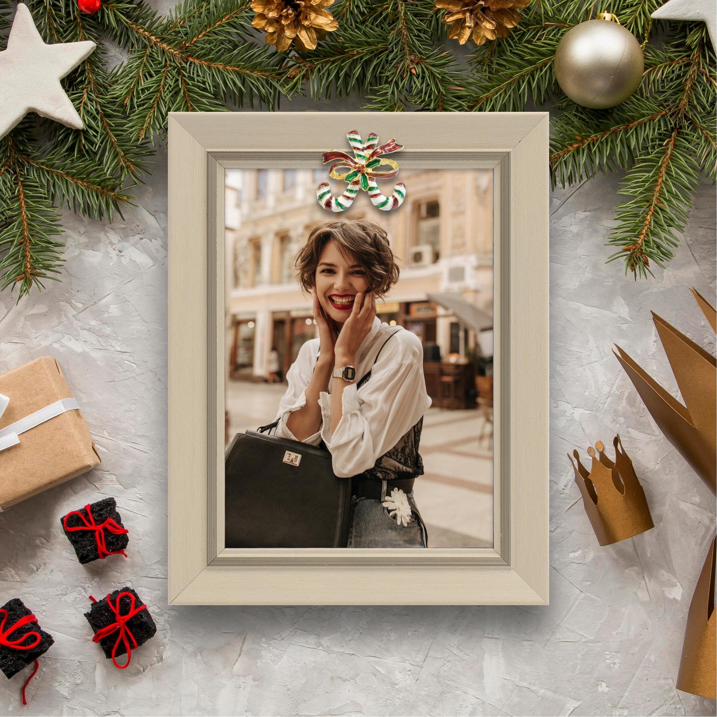 Christmas Picture Frame Photo Frame Embellished Gift for Wall and Tabletop Display (5x7, Beige)