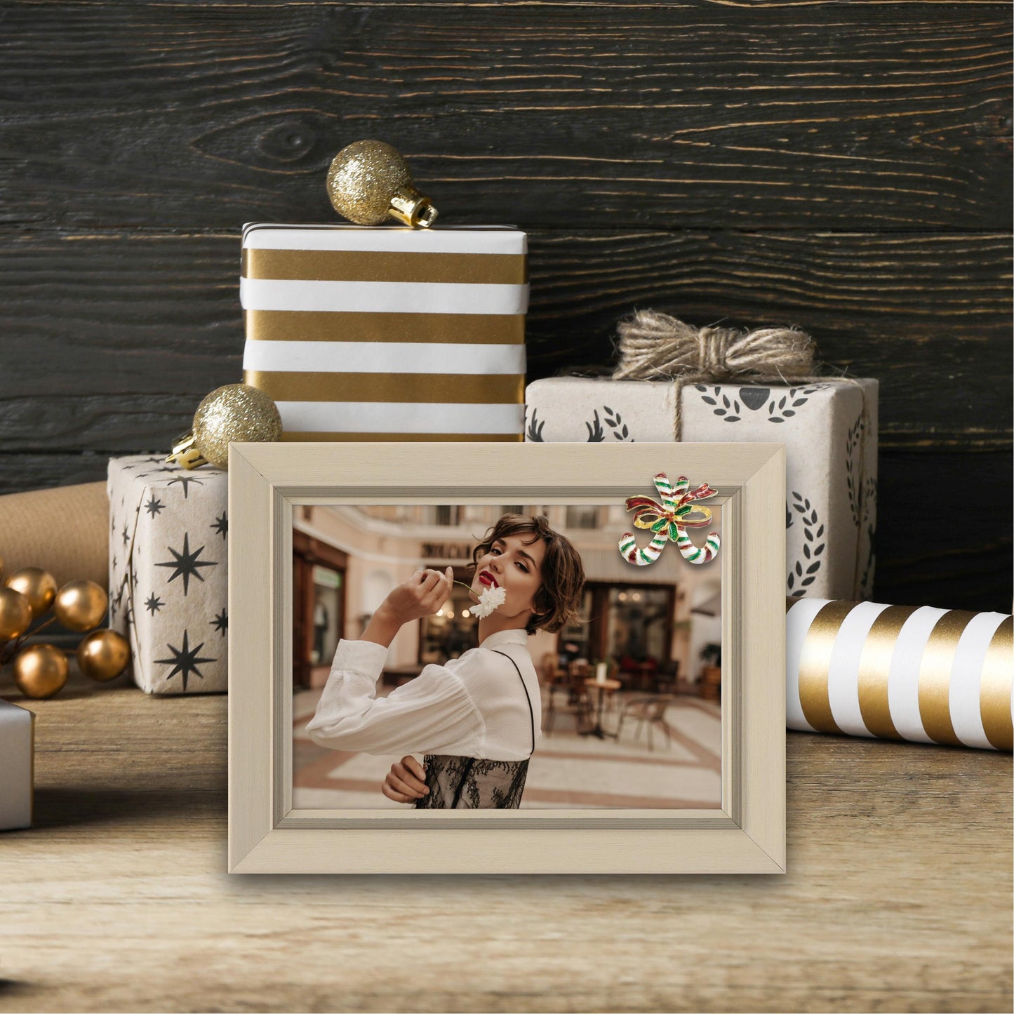 Christmas Picture Frame Photo Frame Embellished Gift for Wall and Tabletop Display (5x7, Beige)
